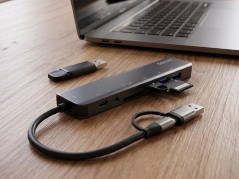 HUB USB 8w1 z wejściem AUX AK-90