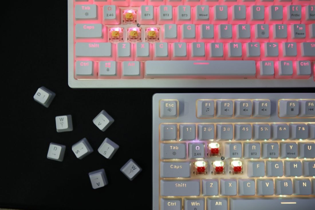 przełączniki w klawiaturach komputerowych czerwone i ż&oacute;łte